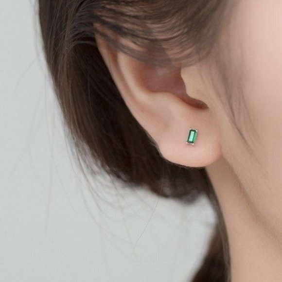 Small Emerald 925 Gold Studs Earrings - EOS002 Gold - Picture 4 of 11